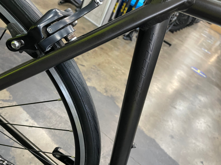 SCOTT Speedster 40 Shimano Claris 8 Speed Black/Green - Demo