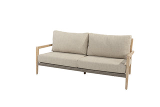 Das 4Seasons Lounge-Set Julia 4-tlg. besteht aus einem modernen beigefarbenen Sofa mit Teakholzrahmen und zwei Sitzkissen, alles auf weißem Hintergrund.