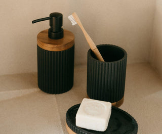 Andrea House Zahnputzbecher Schwarz mit Holz