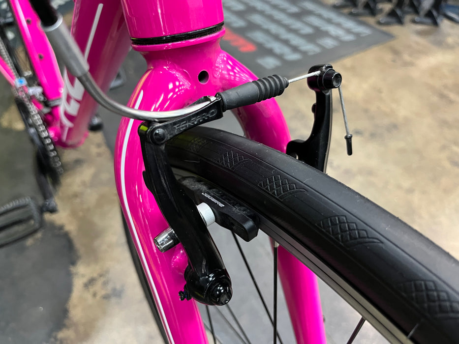 Felt Verza Speed 50 Shimano Altus 8 Speed - Magenta DEMO