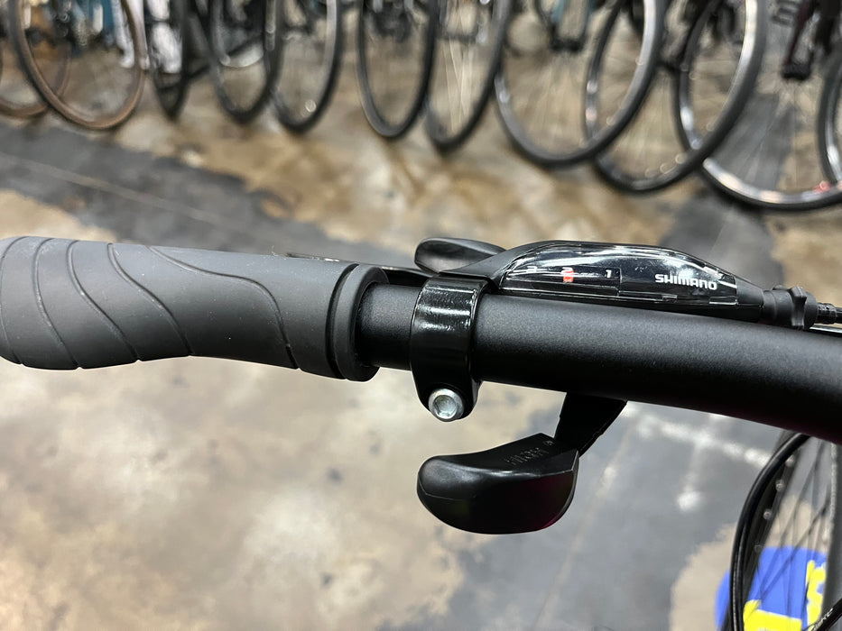 Felt Verza Speed 50 Shimano Altus 8 Speed - Magenta DEMO