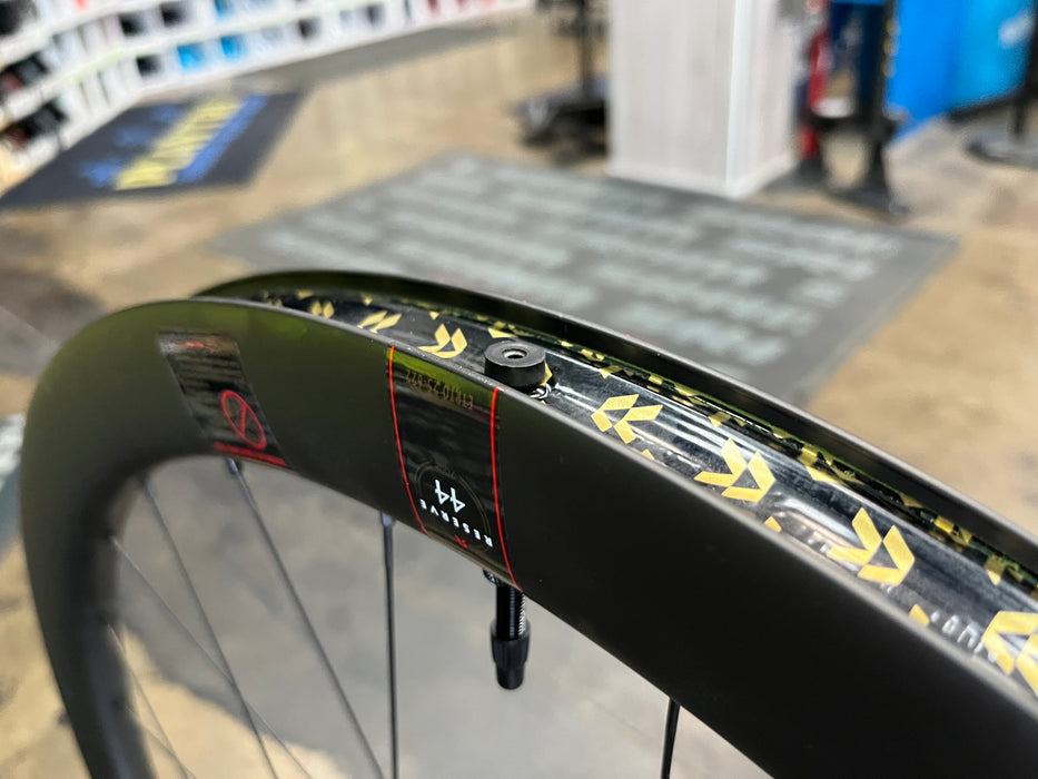 Reserve Wheels 40/44 Disc Tubeless Carbon Wheelset