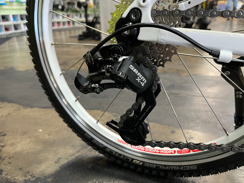 Woom Original 4 microSHIFT 20" Bike - Purple Haze DEMO