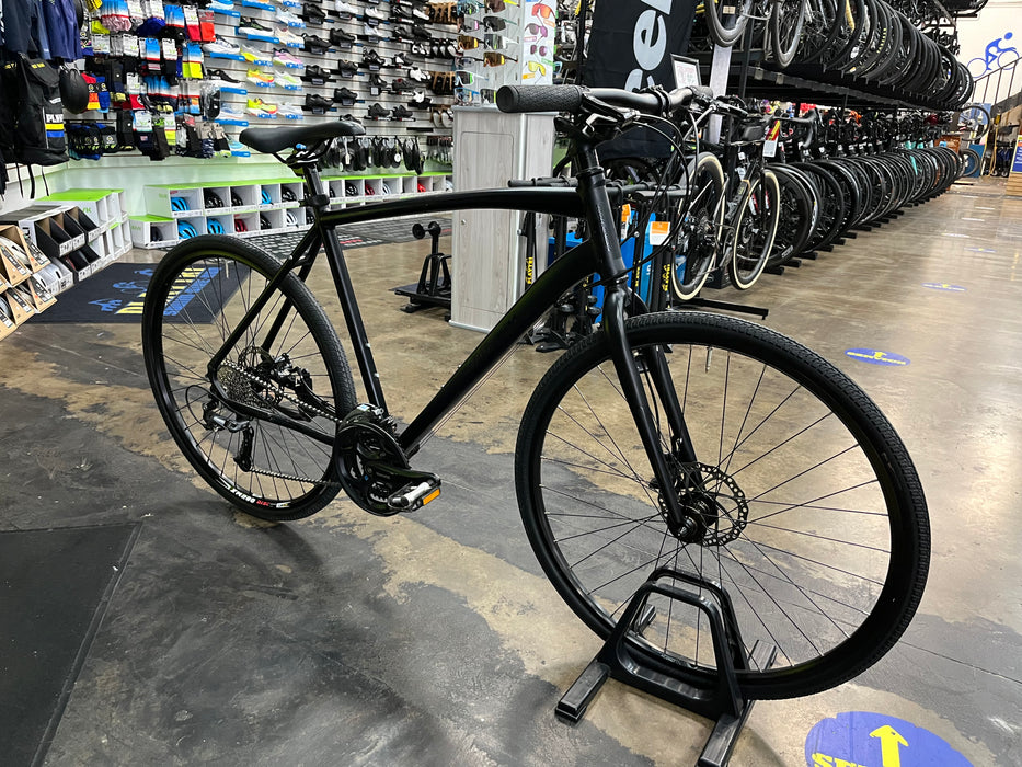 Raleigh Misceo 2.0 Hybrid Bike Shimano Acera 8 Speed - Black USED