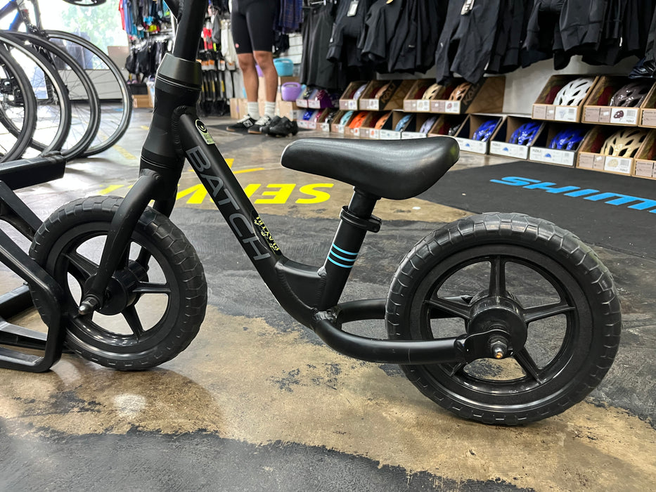 Batch Balance Bike - Black DEMO