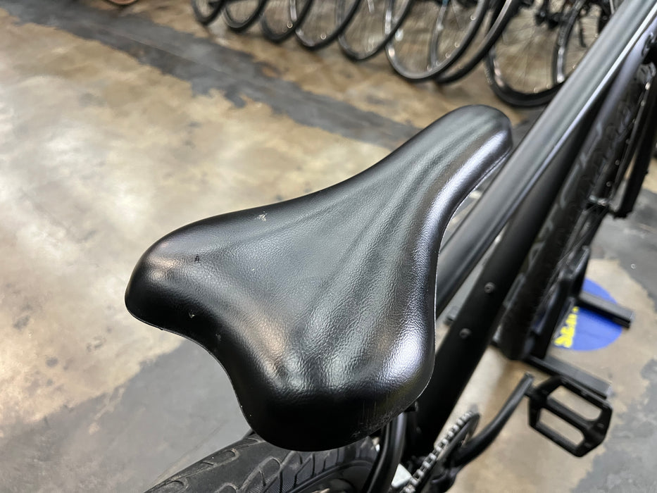 Batch The Urban Bike 27.5" Shimano Tourney - Matte Black DEMO