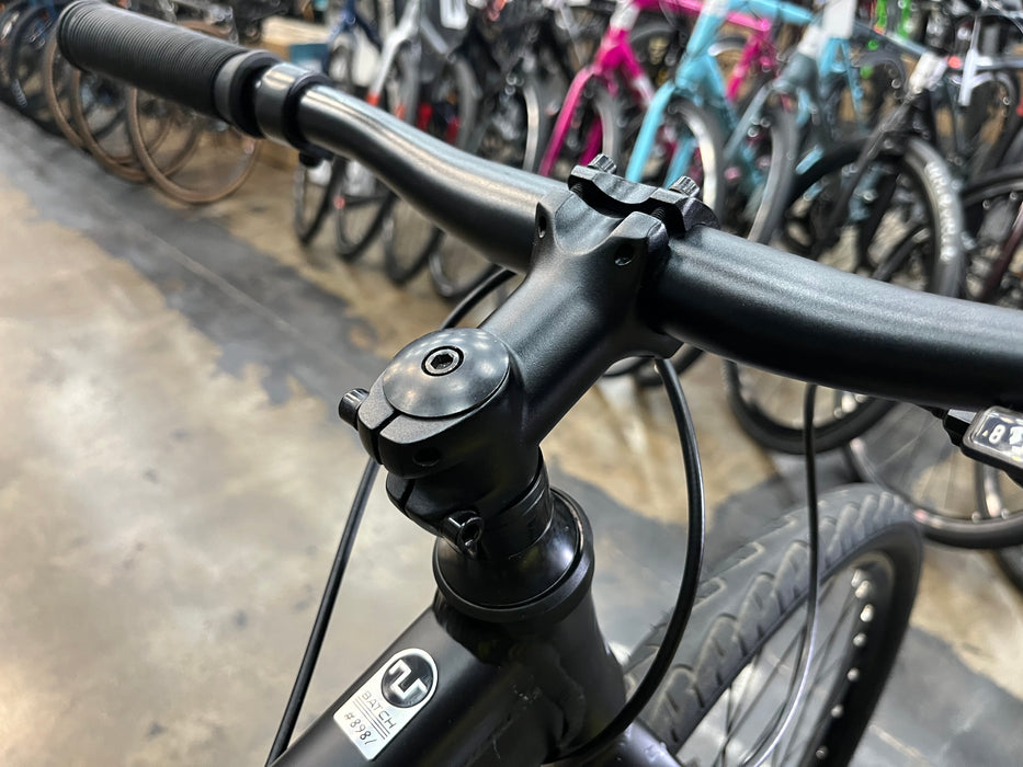 Batch The Urban Bike 27.5" Shimano Tourney - Matte Black DEMO