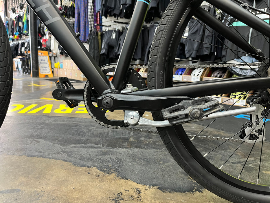 Batch The Urban Bike 27.5" Shimano Tourney - Matte Black DEMO