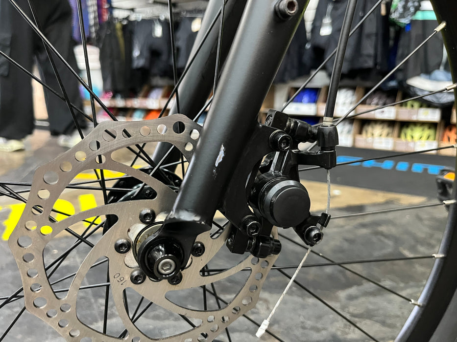 Batch The Urban Bike 27.5" Shimano Tourney - Matte Black DEMO