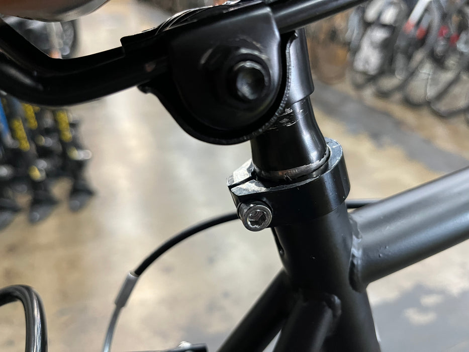 Retrospec Beaumont City Bike - 7 Speed - Matte Black DEMO