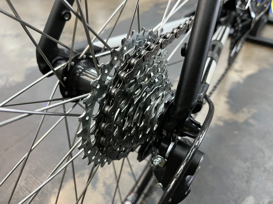 Cannondale CAAD8 Shimano Sora 9 Speed Hybrid Bike - Black USED