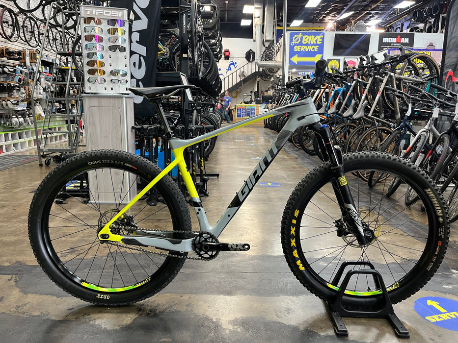 Giant XTC Advanced 27.5+ Single Speed - Grey USED