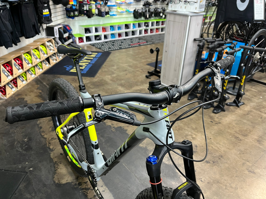 Giant XTC Advanced 27.5+ Single Speed - Grey USED