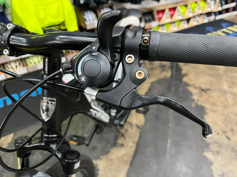 Iron Horse Yakuza 5.1 Mountain Bike Shimano Tourney 7 Speed - Black/Silver USED