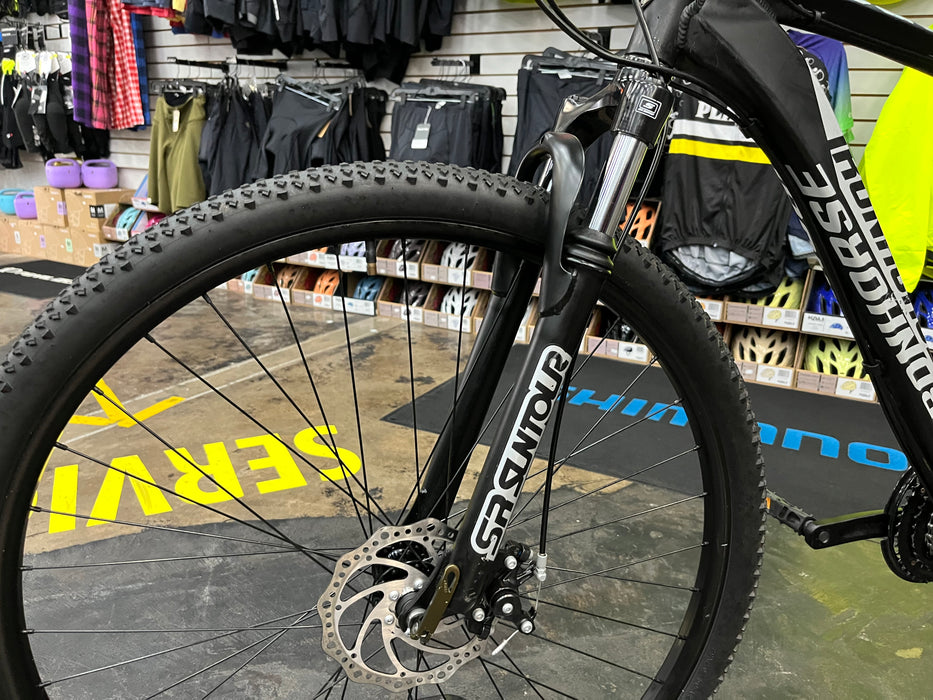 Iron Horse Yakuza 5.1 Mountain Bike Shimano Tourney 7 Speed - Black/Silver USED