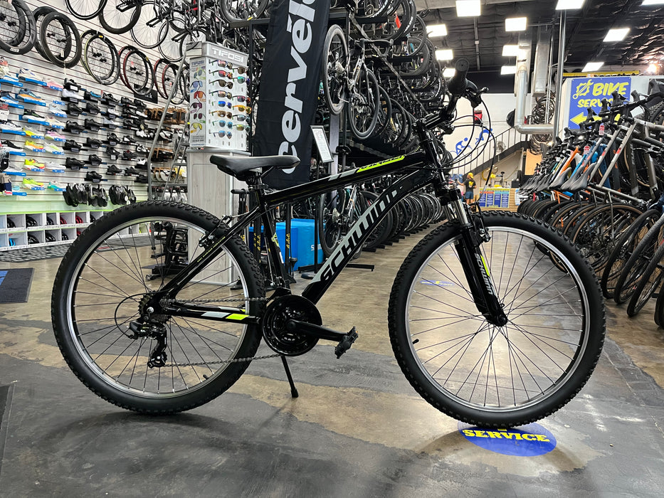 Schwinn Ranger Mountain Bike Shimano Tourney 7 Speed - Black/Grey/Green USED