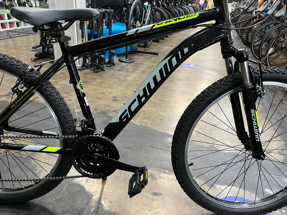 Schwinn Ranger Mountain Bike Shimano Tourney 7 Speed - Black/Grey/Green USED