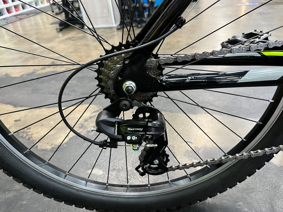 Schwinn Ranger Mountain Bike Shimano Tourney 7 Speed - Black/Grey/Green USED
