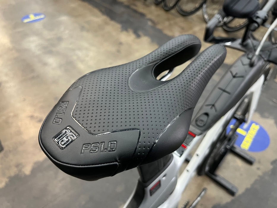 Felt IA FRD 2.0 SRAM Force D1 eTap AXS 1X Powermeter w/Reynolds Blacklabel Aero 60 Expert Wheels