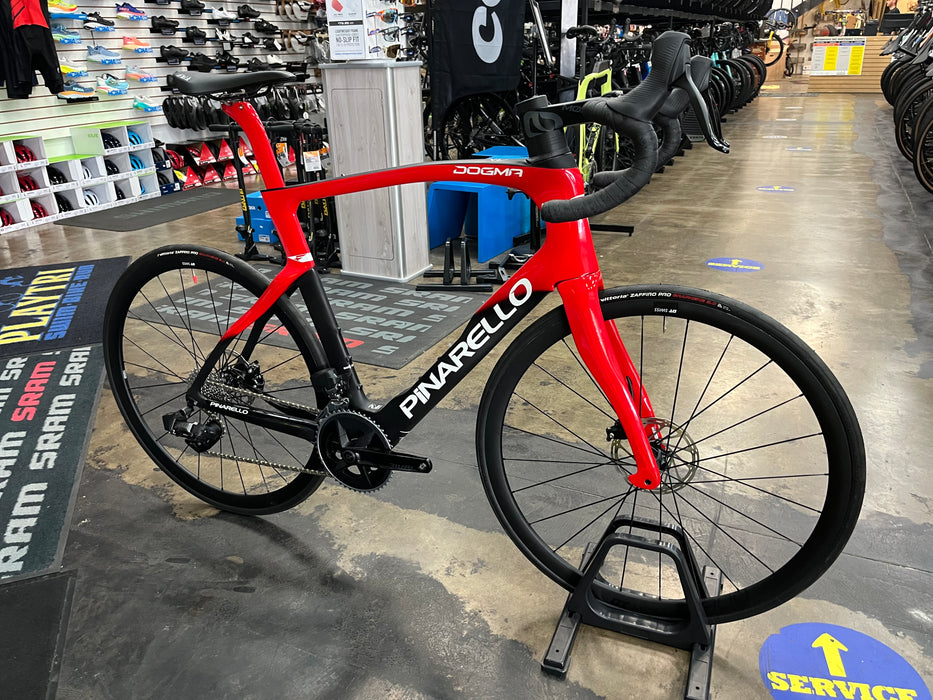 Pinarello Dogma F Disc SRAM Rival eTap AXS - Power Meter - DT Swiss P1800 Spline