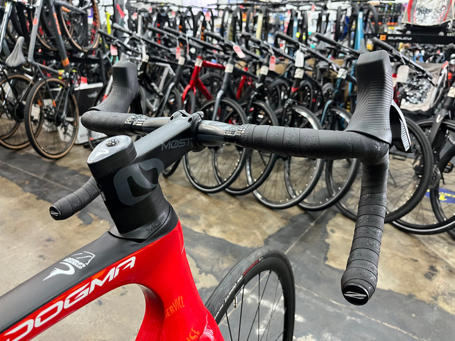 Pinarello Dogma F Disc SRAM Rival eTap AXS - Power Meter - DT Swiss P1800 Spline