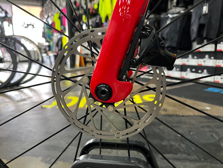 Pinarello Dogma F Disc SRAM Rival eTap AXS - Power Meter - DT Swiss P1800 Spline