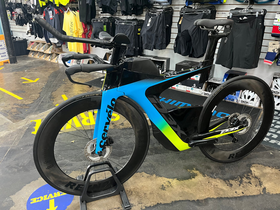 Cervelo P3X Shimano Ultegra Di2 12 Speed - Reynolds AR80 Wheels - Rivera/Fluoro/Black
