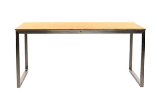 Der ZEO LIVING Gartentisch Ostsee 160x90cm von Zeo Living verfügt über eine Teakholz-Tischplatte und ein Edelstahl-Gestell, dargestellt mit der Vorderseite vor einem weißen Hintergrund.