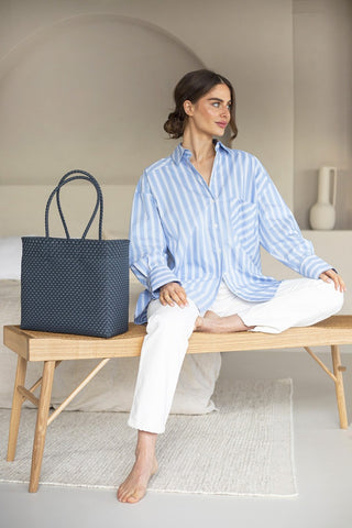 Handed By Shopper Solo