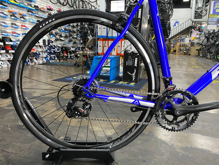 Fuji Sportif 2.5 Shimano Tourney 7 Speed - Electric Blue