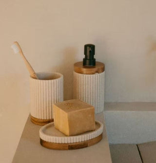 Andrea House Seifenschale mit Holz
