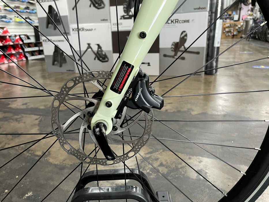 Felt Verza Speed 40 Mid-Step Shimano Altus - Glow Green