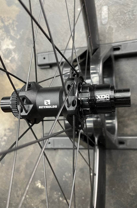 Reynolds AR80 Disc Carbon Clincher Tubeless Wheelset - Black Vinyl Decal